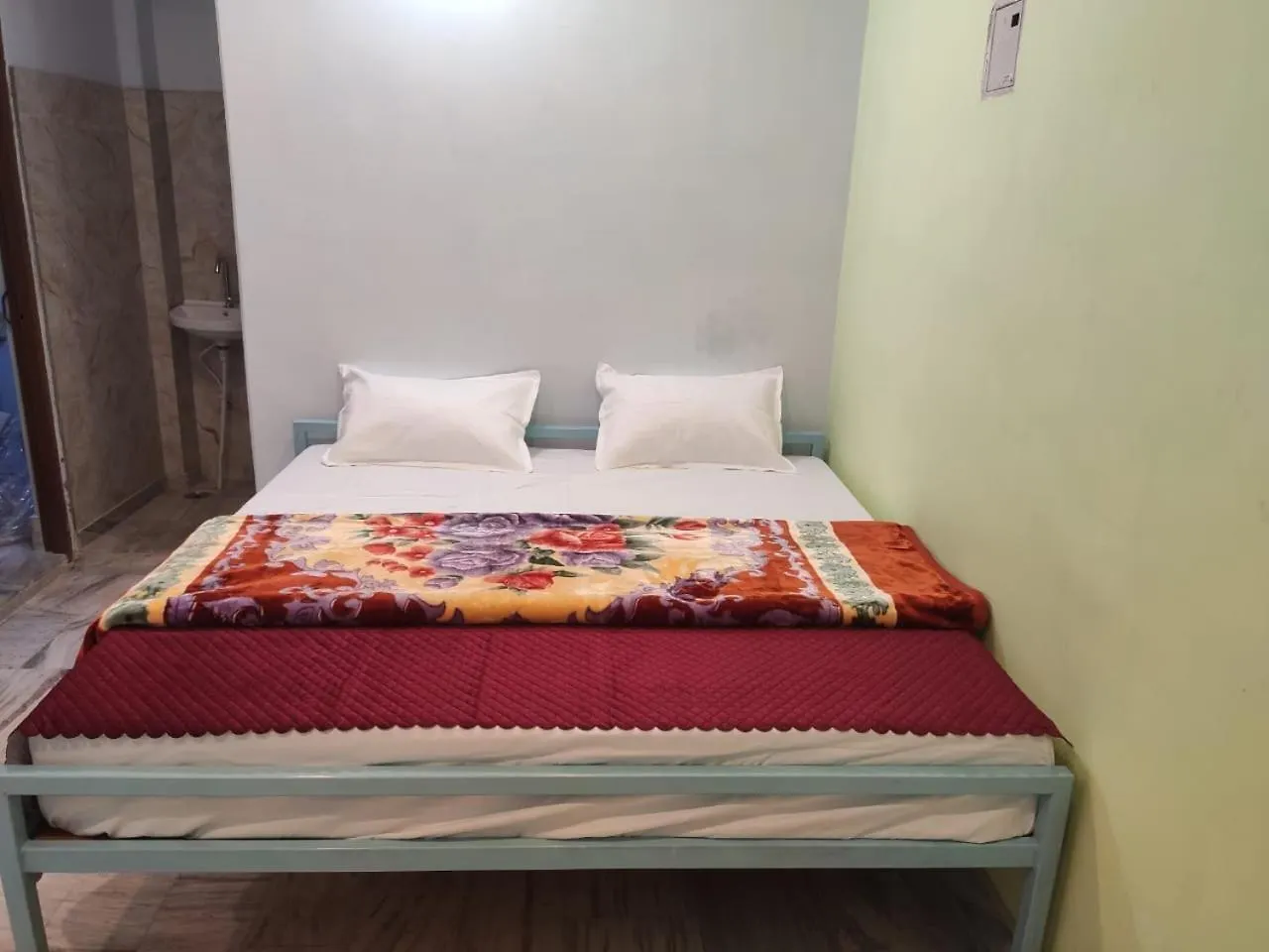 Satyam Guest House Varanasi India