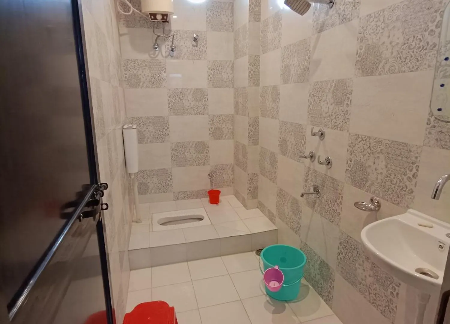 Satyam Guest House Varanasi